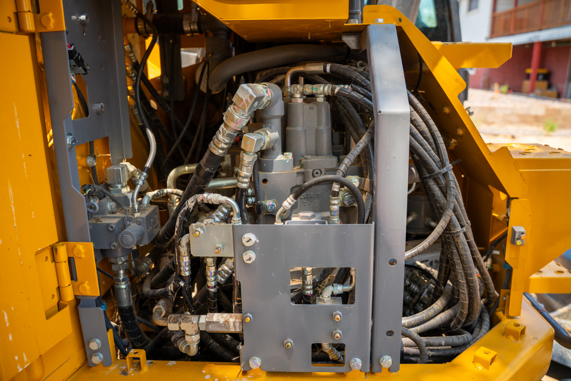 Hydraulic valve detail